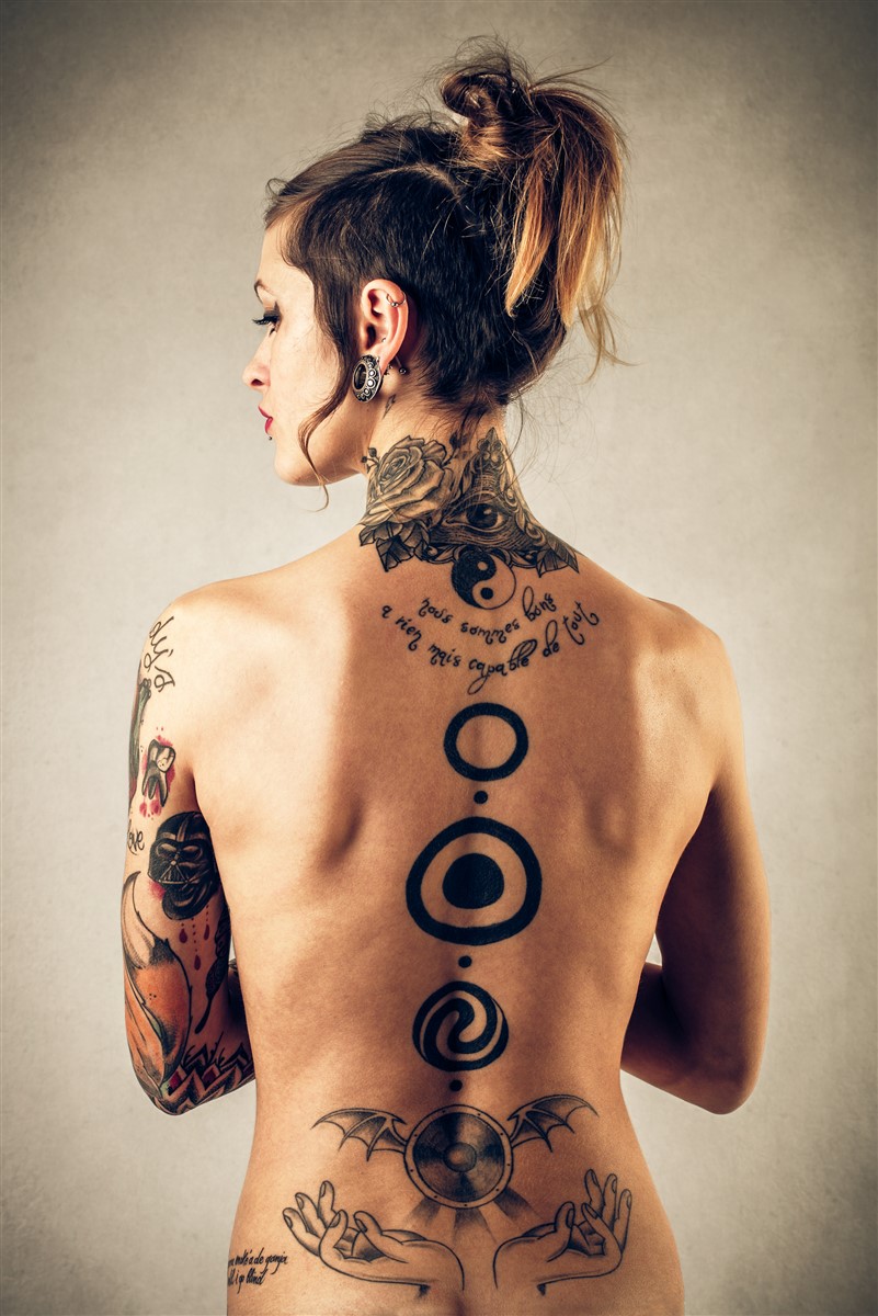 tatouages de la colonne vertébrale