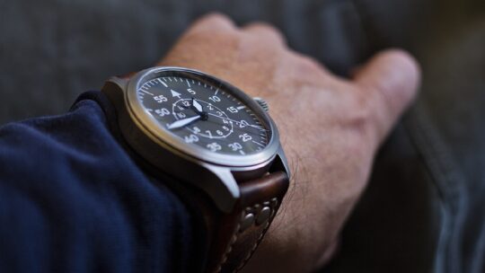 Clés des montres aviateur : lisibilité, fonctionnalités et design