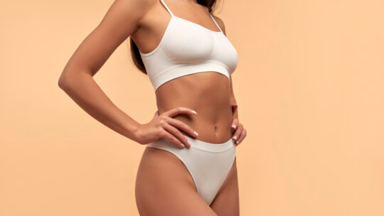 Les meilleurs ensembles de lingerie invisible taille fine pour se sentir belle en toute confiance