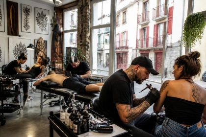 découvrez les meilleurs tatoueurs à saint jean de luz pour un design unique, alliant créativité et savoir-faire pour un tatouage personnalisé.